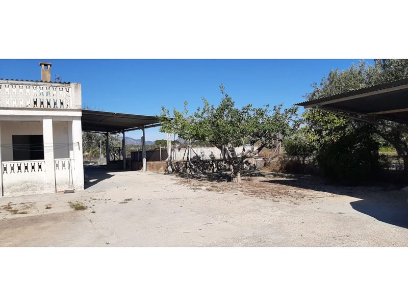 Foto 11f3372d-e3d4-4086-b52f-fba8757bf591. Casa amb aparcament a Albaida