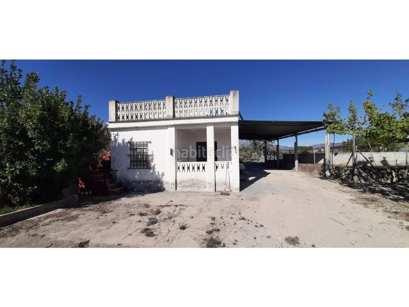 Foto db8e8343-cb45-47c6-991c-8eac48757e10. Casa amb aparcament a Albaida