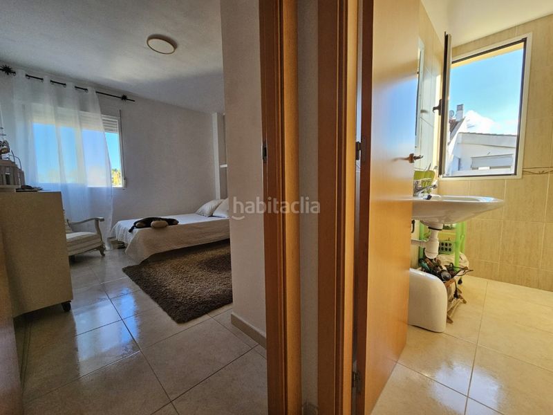 Foto 021a77d3-0a22-4db3-bd52-4f8332587392. Casa adossada amb aparcament a Beniflá