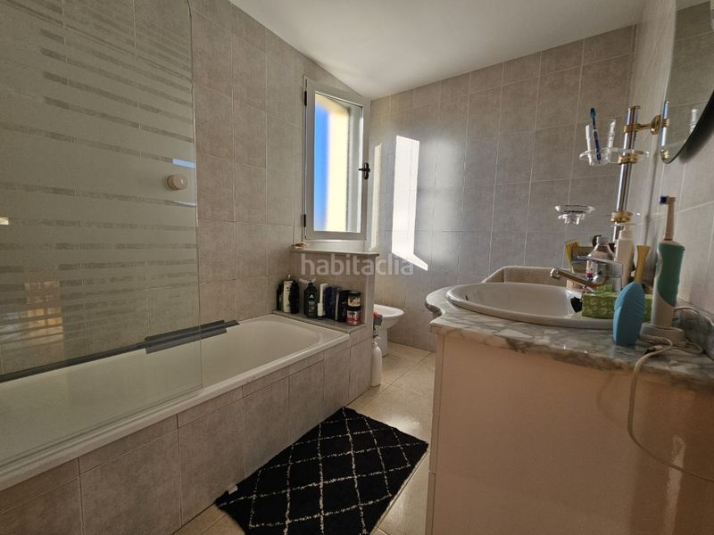 Foto 20ca20c1-3c49-4e56-91f0-62ec222556df. Casa adossada amb aparcament a Beniflá