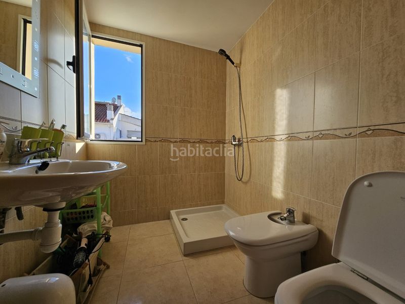 Foto 3cc8cb92-6ad0-4b46-a6d3-fdc18f7c273e. Casa adossada amb aparcament a Beniflá