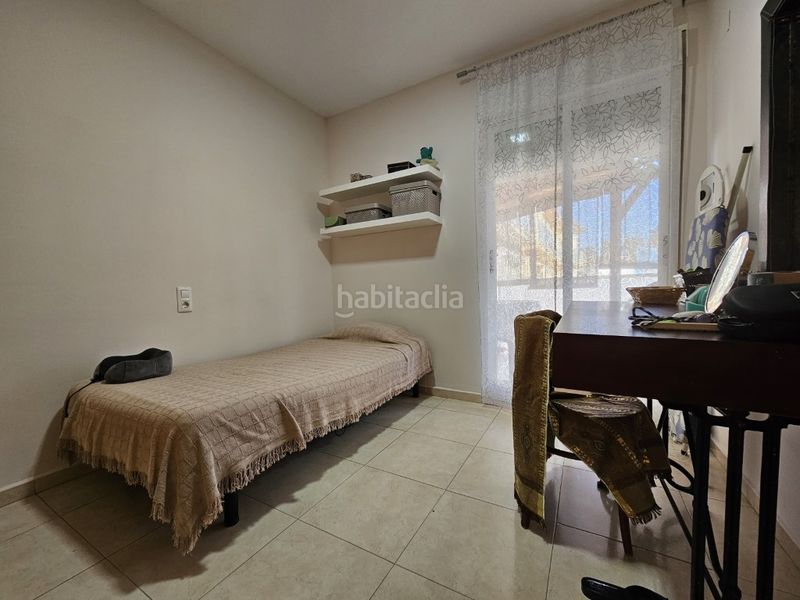 Foto 79753131-e705-4814-a2f9-d22b37c49e42. Casa adossada amb aparcament a Beniflá