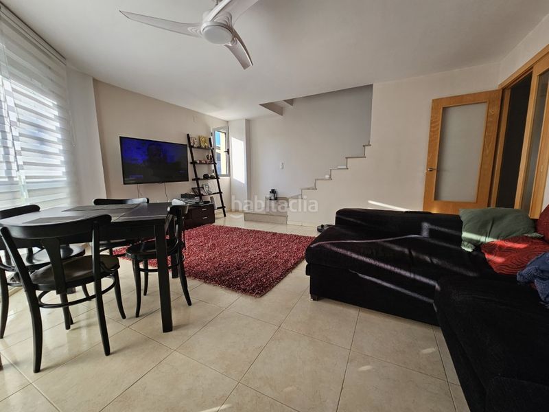 Foto b6673189-af31-40ba-ae03-c1a796acd0db. Casa adossada amb aparcament a Beniflá