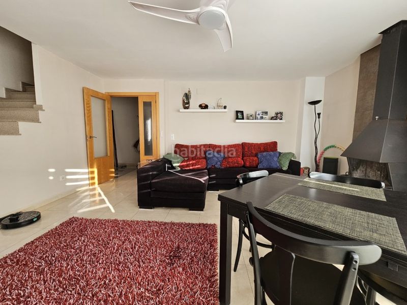 Foto b9777de0-23c0-454c-8aec-cb35de9ba960. Casa adossada amb aparcament a Beniflá