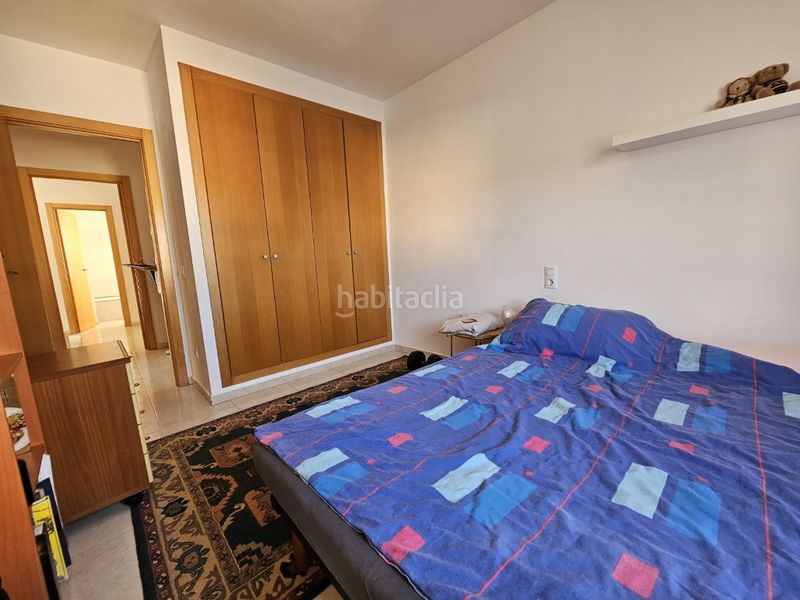 Foto c61c0898-00b5-4897-a147-0bc913f6fe35. Casa adossada amb aparcament a Beniflá