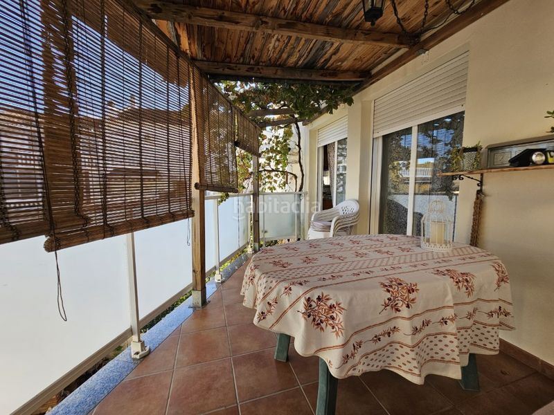 Foto f2a1cdff-d1fb-43d5-8a05-7bea2dc1021b. Casa adossada amb aparcament a Beniflá