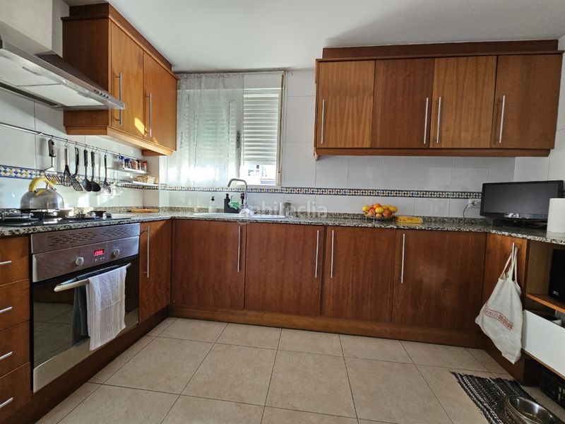 Foto f602c7d0-1af0-4004-a18e-d9030c935112. Casa adossada amb aparcament a Beniflá