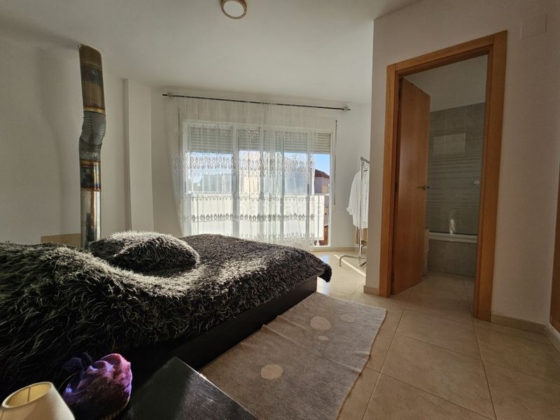 Foto f8fc65ed-7845-4dd2-b4a9-8392db9b8b1a. Casa adossada amb aparcament a Beniflá