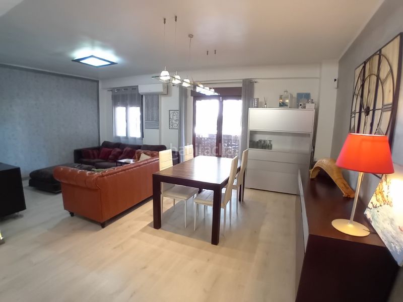 Foto 9e2a8b72-be49-410c-926b-e5ae195d2896. Pis a Oliva pueblo Oliva