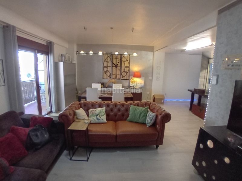 Foto 9e74c69e-a059-4b76-907a-e17a8d35a20d. Pis a Oliva pueblo Oliva