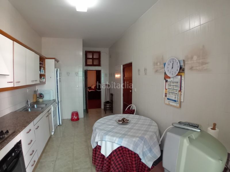 Foto 533f0216-59c5-49f9-8f98-af865c1d8328. Casa amb aparcament a Albaida