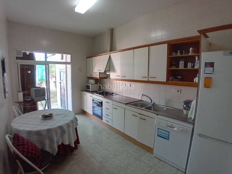 Foto 87fb0042-bd7f-40c9-a97c-c1e15539944b. Casa amb aparcament a Albaida