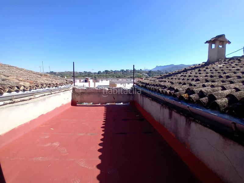 Foto c41dceec-3d68-439d-b078-df9524b05f8a. Casa amb aparcament a Albaida