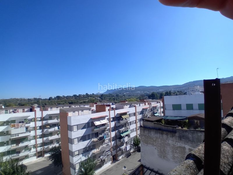 Foto f53ff8db-4b25-4d57-848a-27d00e0248ea. Casa amb aparcament a Albaida