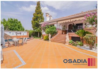 Chalet in Barrio de la Vega. Chalet independiente en monachil