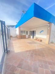 Chalet  N/a. ¡gran oportunidad de inversion - casa mas local!