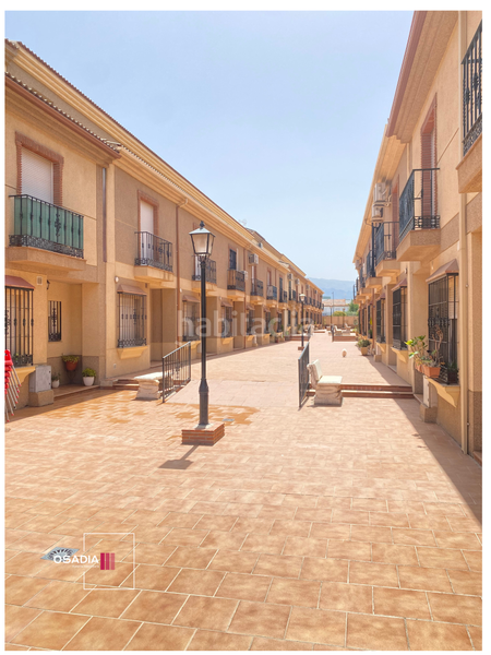 Foto 45a7dccd-f54c-4bdb-906d-858df0a15df2. Reihenhaus mit parking in Polideportivo Alhendín