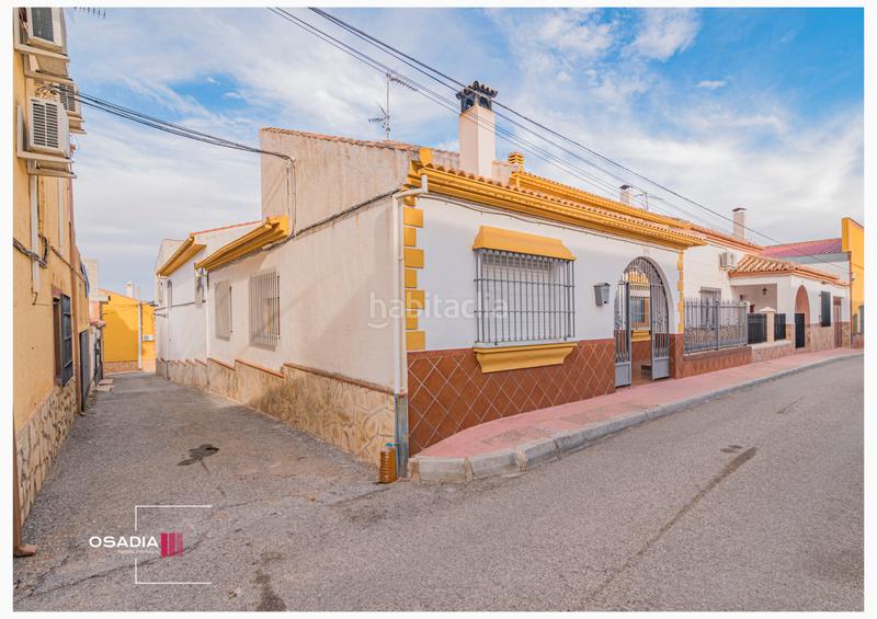 Foto 50980b59-114f-4b7f-96a5-e0342e8fccd8. Casa aparellada a Íllora