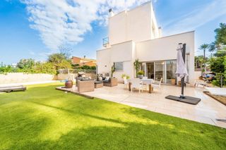 Ground floor in Can Pastilla. Planta baja con piscina en cala estancia