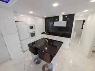 Flat in S´Arenal. Piso en primera linea de larenal