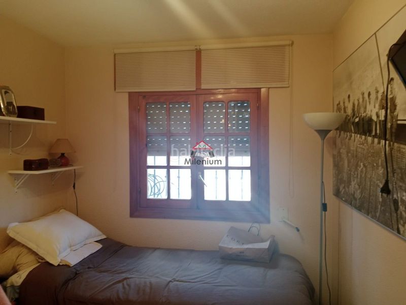 Foto 4a6bbaad-00a9-431d-8180-ae4054d918b9. Casa adossada amb xemeneia a San García Algeciras