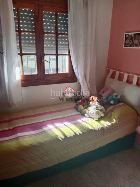Foto a3bf053d-1749-4ee4-ae13-9a1c23950406. Casa adossada amb xemeneia a San García Algeciras