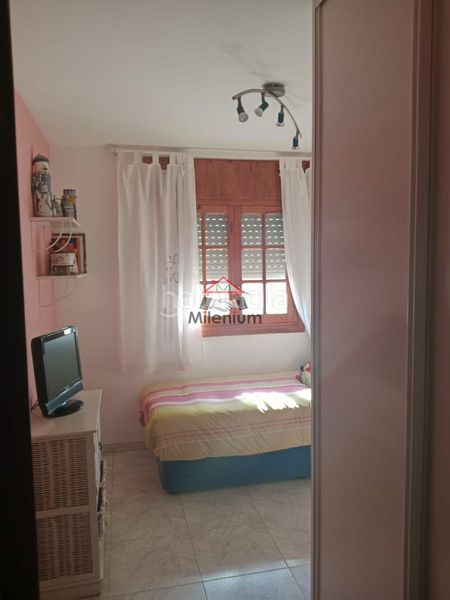 Foto aebb3c29-9eef-4095-b236-3bded44e3f0e. Casa adossada amb xemeneia a San García Algeciras