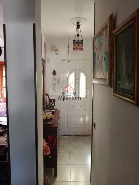 Foto ba298d62-f6e2-441d-bdd3-2041fef0e165. Casa adossada amb xemeneia a San García Algeciras
