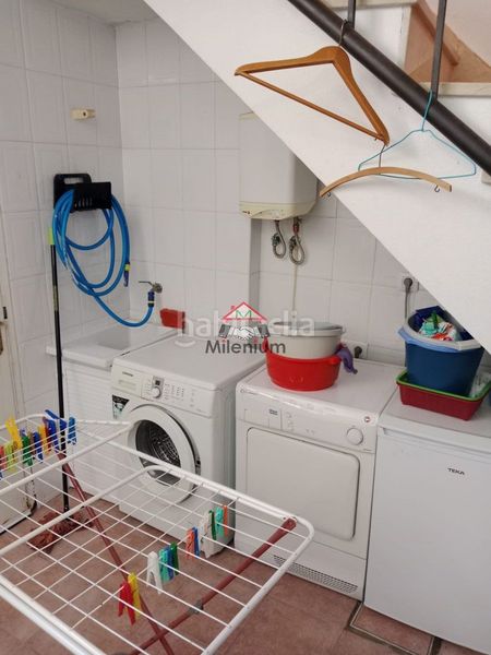 Foto cf8e3cbd-c3d8-44b4-8224-395c9b3eaaa3. Casa adossada amb xemeneia a San García Algeciras