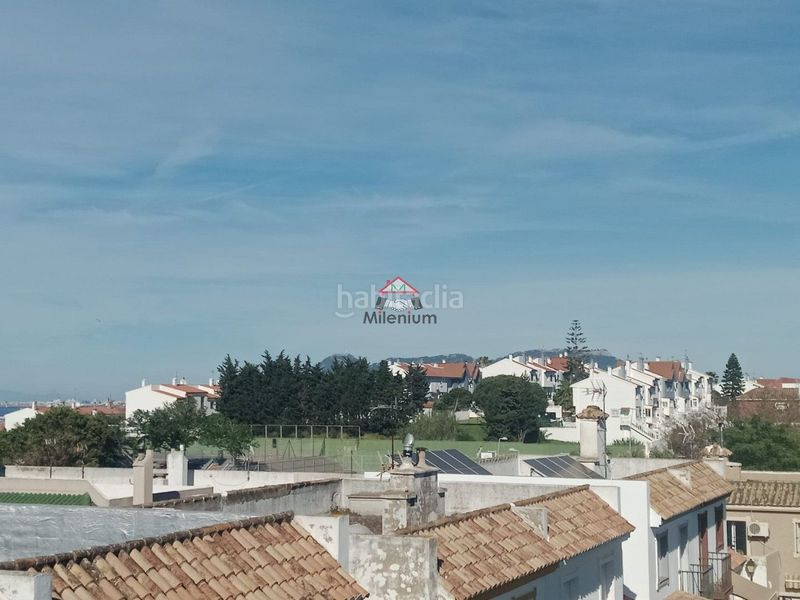 Foto d1a50a45-bbf8-4242-896c-de8375ce7a3b. Casa adossada amb xemeneia a San García Algeciras