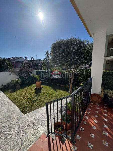 Foto b3a9272e-b79e-49a3-8e5b-0750e137782e. Xalet amb xemeneia aparcament piscina a Los Pinos Algeciras