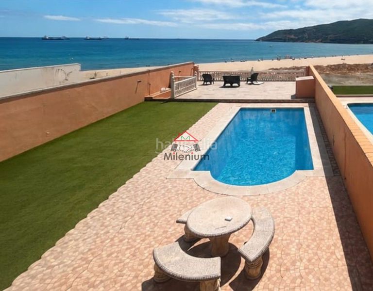 Foto dd13dee2-c5fa-4f71-a8e4-74d8d6cb73ea. Chalet con camino parcheggio piscina in San García Algeciras