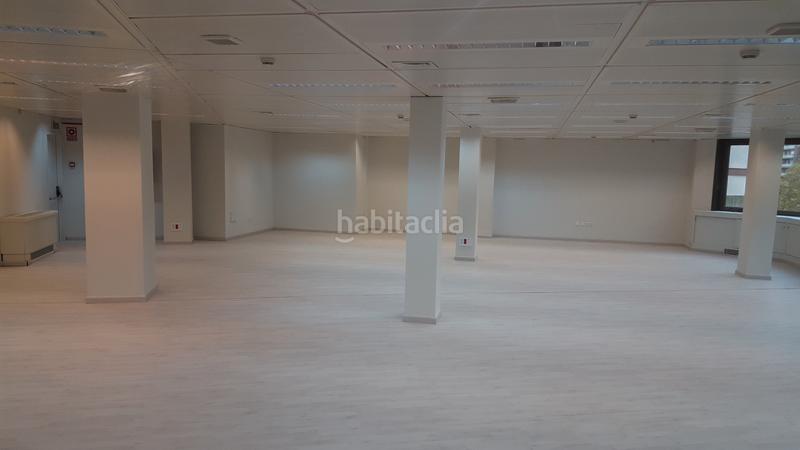 Foto 246c9f97-896a-4383-9481-25dbf31eeaad. Lloguer oficina a plaça de francesc macià 7 a Barri de les Corts Barcelona