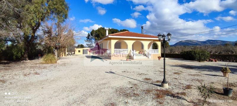 Foto f1f06177-fa11-487c-a8f3-d9726cc571f8. Chalet con parcheggio in Sax