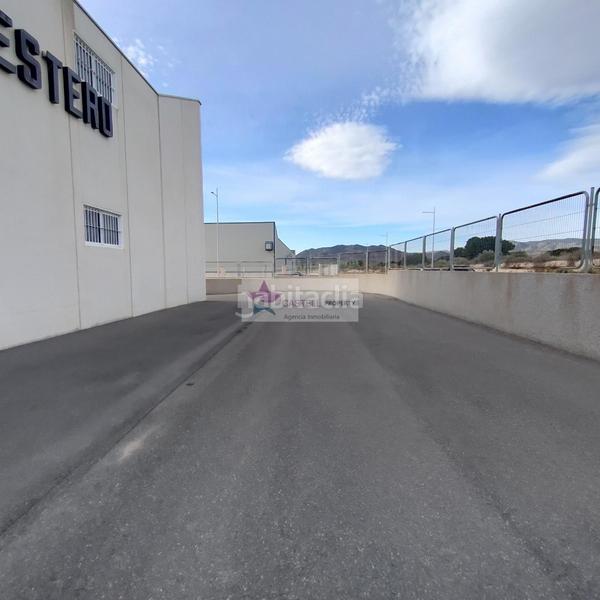 Foto 30fdda28-df77-4f2f-bf9d-5a59a5dc8657. Industrial building in Campo Alto-Club de Campo Elda