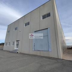 Nau industrial a Campo Alto-Club de Campo. Eldanave