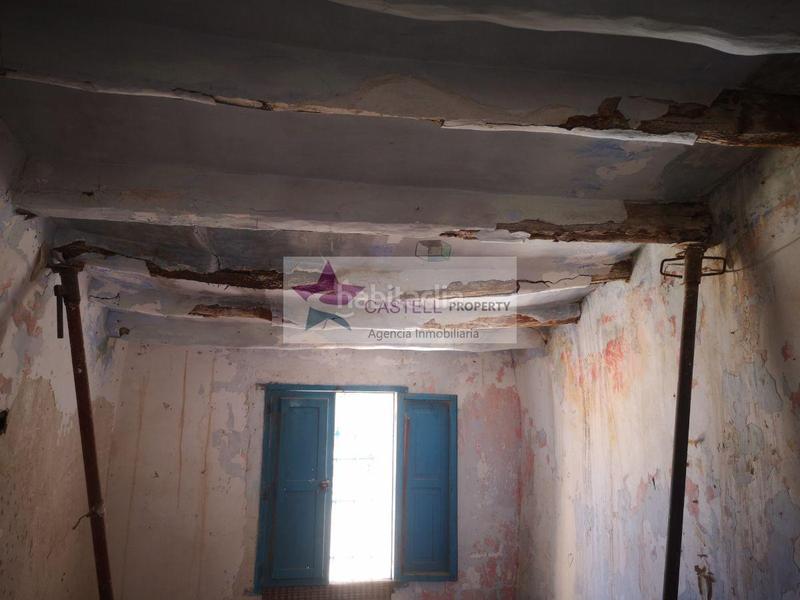 Foto d5f24c3d-106f-443a-be40-6fc8c2f8b1e2. Casa adossada a Monforte del Cid