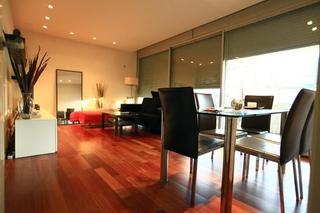 Appartement à Port Forum. Exclusivo piso en finca seminueva con terraza y piscina