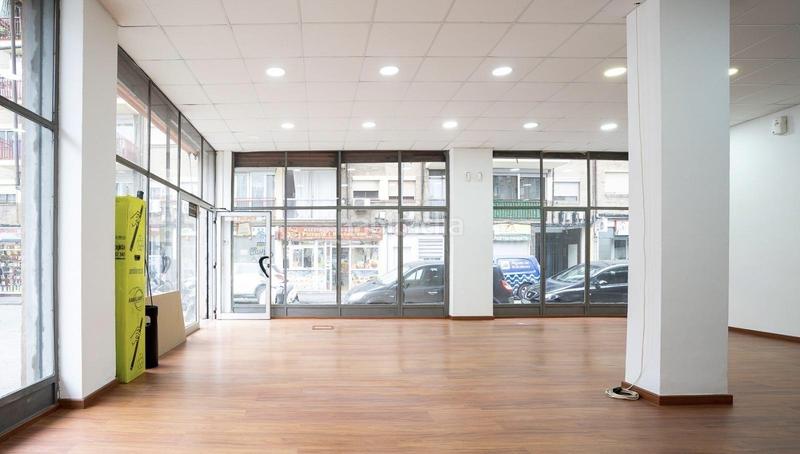 Foto bbb66850-c6e3-42fc-9c4e-a46e635eb190. Local commercial dans La Verneda - La Pau Barcelona