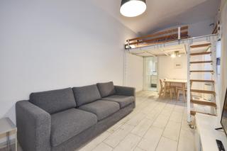 Local Comercial  Calabria. Oportunidad única en santsmontjuïc! piso de 72 m con patio y alt