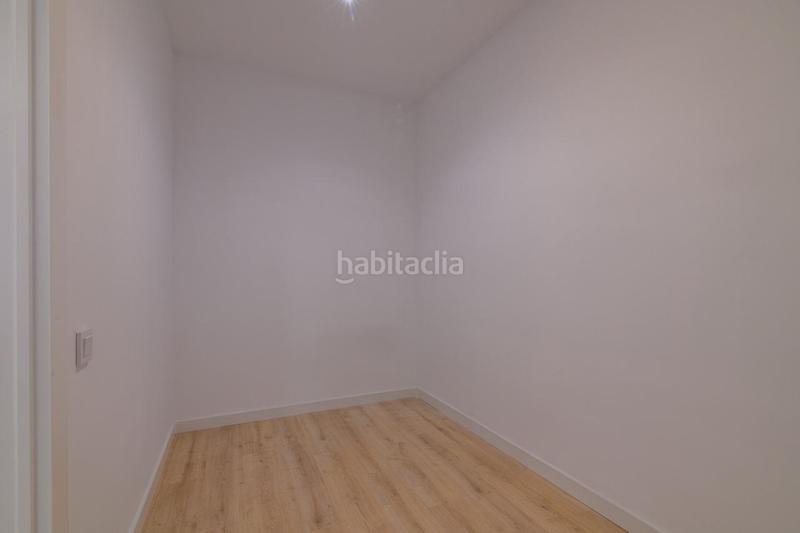 Foto 0cfbe325-8037-437b-9182-bc5bc55b1be5. Piso en guinardo 24 piso reformado a estrenar entre la sagrada familia y el parc gell en Barcelona
