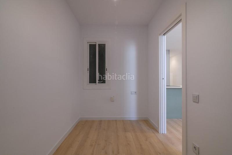 Foto 15076881-5e1e-47de-85fd-02409e3d0054. Piso en guinardo 24 piso reformado a estrenar entre la sagrada familia y el parc gell en Barcelona