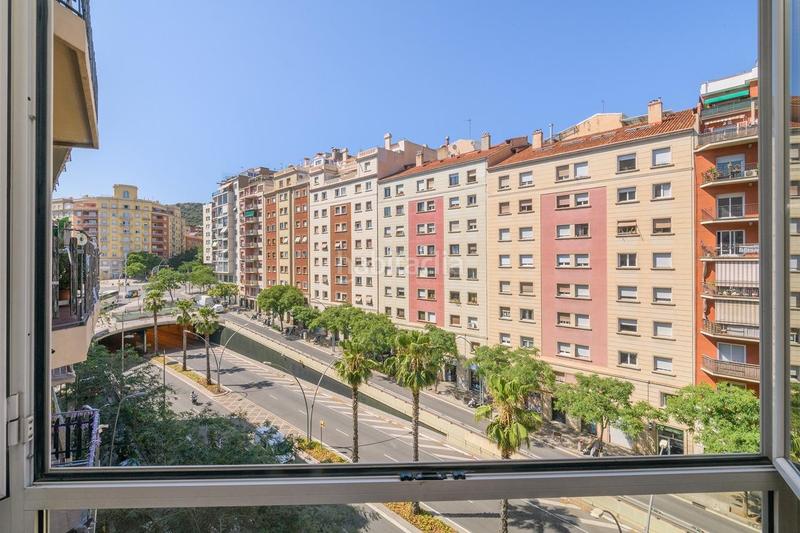 Foto b44103c9-de52-485d-a97b-adfd645b5bb4. Piso en guinardo 24 piso reformado a estrenar entre la sagrada familia y el parc gell en Barcelona