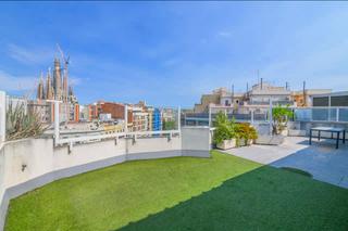 Dachwohnung in Calle arago 406. Ático de lujo en el corazón de barcelona con vistas exclusivas a