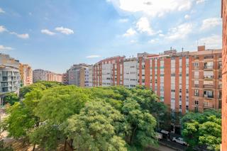 Flat in Travessera de dalt 121. Piso en venta en gràcia totalmente exterior con luz natural