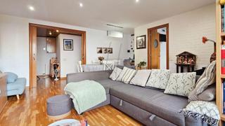 Appartement  Calle aristides maillol. Piso con balcón y distribución ideal para familias en les corts