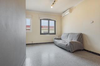 Piso  Canigo. Tu nuevo comienzo en horta luz, tranquilidad y conexión perfecta