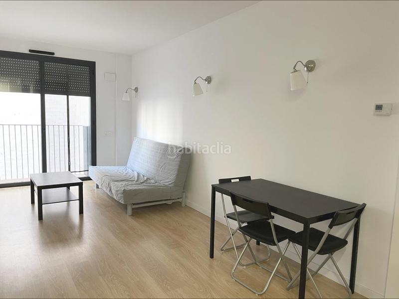 Foto 4f7823a4-ef94-4bd3-aa3d-6ffc4eded0e4. Flat with heating in Navas Barcelona