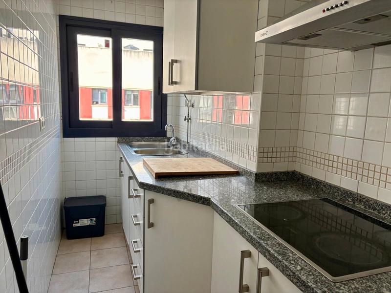 Foto 2b8cef93-afa2-4d86-af4d-e1bdd8ce212a. Miete zweistöckige wohnung in calle rafael urias alvarez 1 in Camas