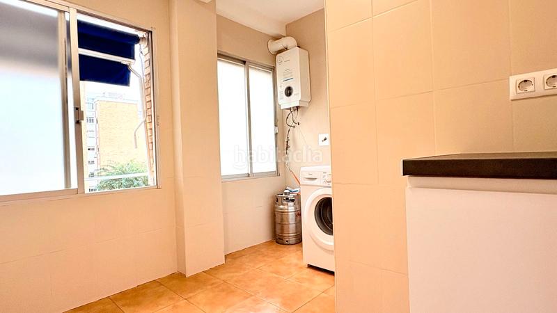 Foto 69c282b9-15e7-46b5-8251-db7f0bce9a81. Location appartement dans avenida de la cruz del campo 33 dans Sevilla